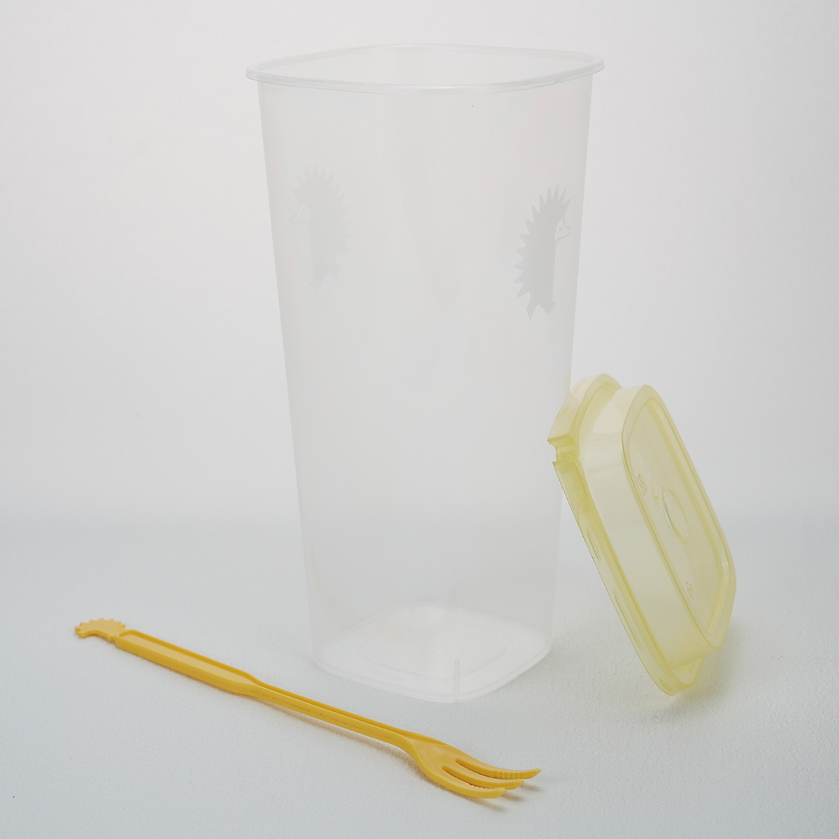 пластична чаша (2)