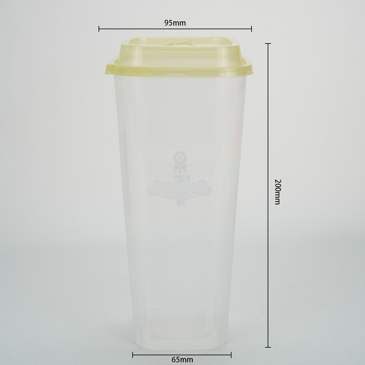 пластична чаша (4)